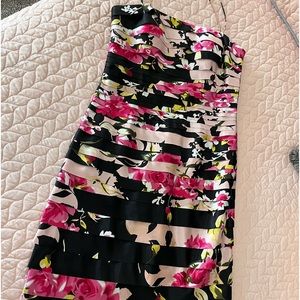 Beautiful dress. Wish I was a size 6 again.  Wore this in Hawaii for a wedding